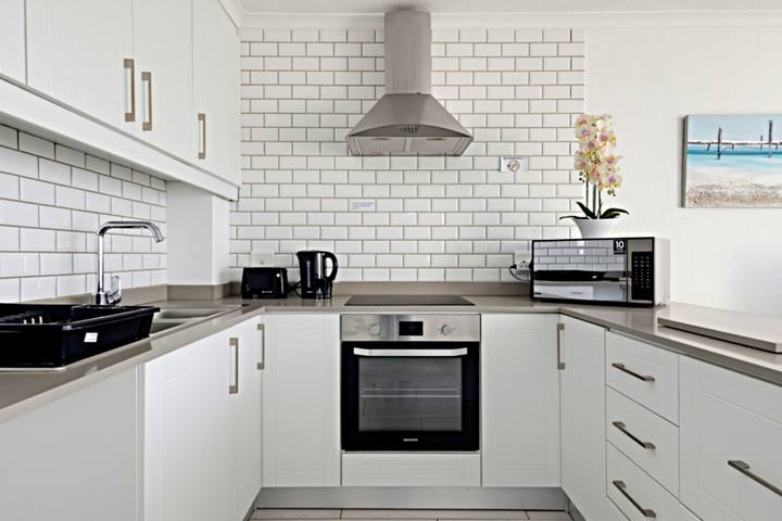 Chakas Cove 99 Kitchen